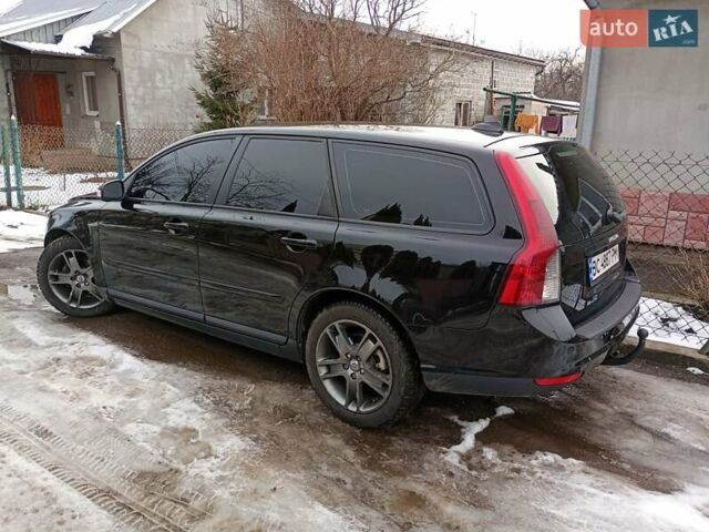 Черный Вольво В50, объемом двигателя 1.56 л и пробегом 317 тыс. км за 7200 $, фото 1 на Automoto.ua
