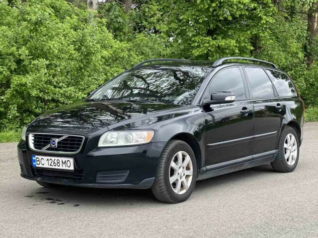 Черный Вольво В50, объемом двигателя 1.6 л и пробегом 313 тыс. км за 6000 $, фото 1 на Automoto.ua