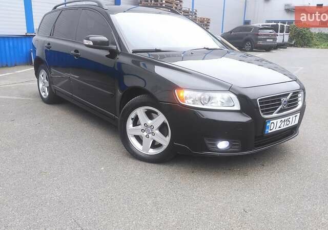 Чорний Вольво V50, об'ємом двигуна 2 л та пробігом 240 тис. км за 8300 $, фото 1 на Automoto.ua