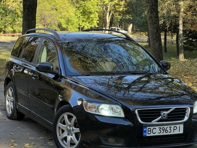 Вольво В50 2008 в Львове на Automoto.ua Черный Вольво В50, объемом двигателя 2 л и пробегом 333 тыс. км за 6400 $, фото 1 на Automoto.ua