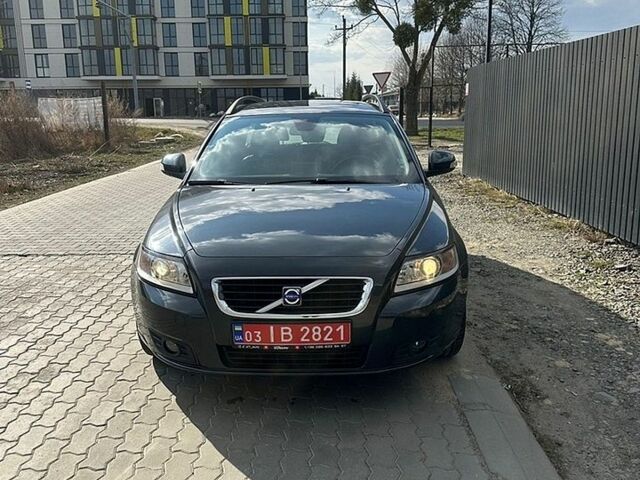 Чорний Вольво V50, об'ємом двигуна 0 л та пробігом 155 тис. км за 7600 $, фото 1 на Automoto.ua