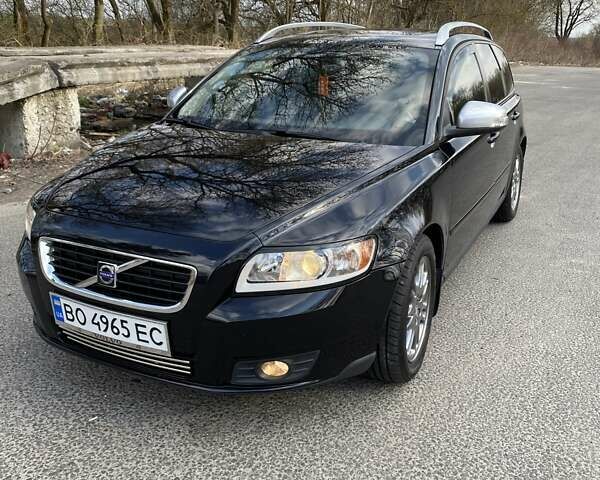 Чорний Вольво V50, об'ємом двигуна 1.6 л та пробігом 152 тис. км за 8500 $, фото 1 на Automoto.ua