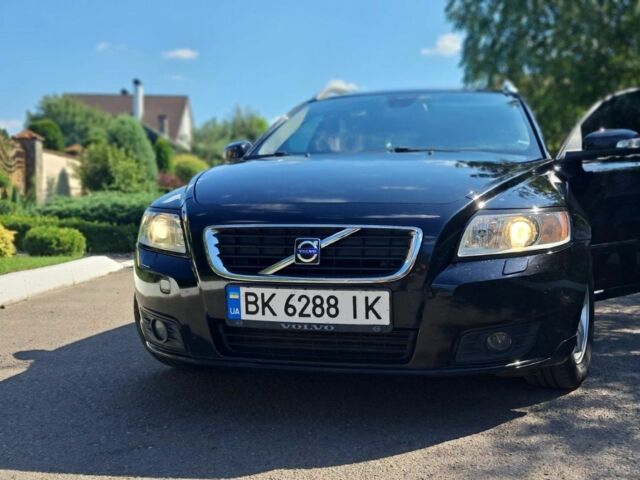 Чорний Вольво V50, об'ємом двигуна 1.6 л та пробігом 270 тис. км за 6283 $, фото 1 на Automoto.ua