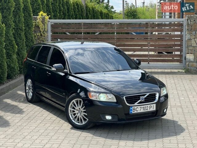 Черный Вольво В50, объемом двигателя 1.56 л и пробегом 290 тыс. км за 6700 $, фото 1 на Automoto.ua