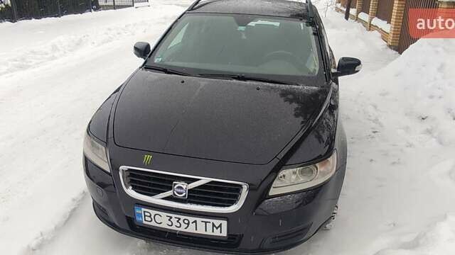Черный Вольво В50, объемом двигателя 2 л и пробегом 262 тыс. км за 7200 $, фото 1 на Automoto.ua