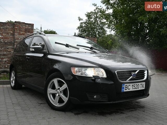 Чорний Вольво V50, об'ємом двигуна 1.56 л та пробігом 237 тис. км за 8199 $, фото 1 на Automoto.ua
