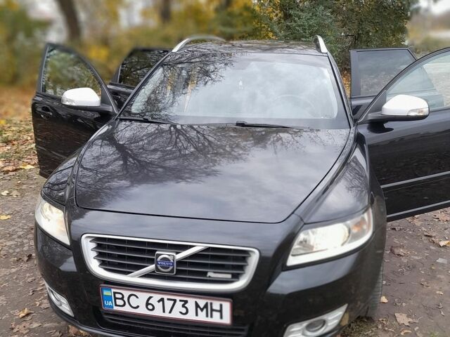Чорний Вольво V50, об'ємом двигуна 1.6 л та пробігом 294 тис. км за 6400 $, фото 1 на Automoto.ua