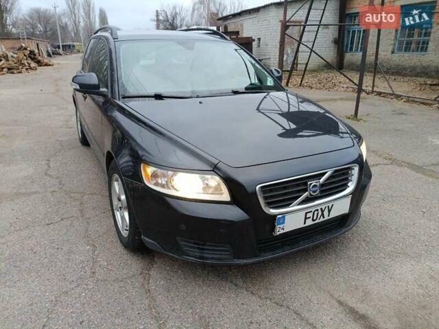 Черный Вольво В50, объемом двигателя 1.6 л и пробегом 243 тыс. км за 6650 $, фото 1 на Automoto.ua