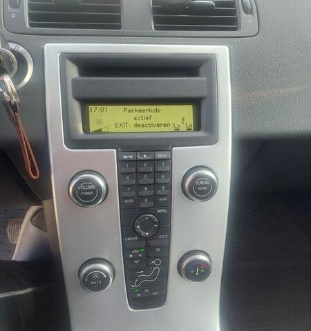 Черный Вольво В50, объемом двигателя 1.56 л и пробегом 257 тыс. км за 6800 $, фото 1 на Automoto.ua