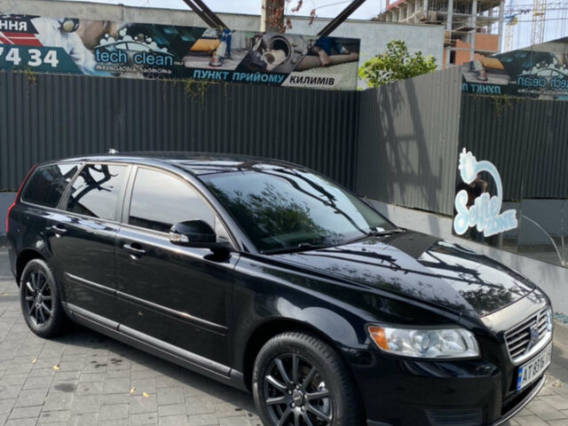 Чорний Вольво V50, об'ємом двигуна 1.6 л та пробігом 289 тис. км за 6000 $, фото 1 на Automoto.ua
