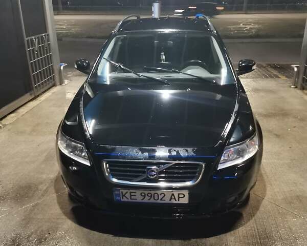 Черный Вольво В50, объемом двигателя 2 л и пробегом 262 тыс. км за 8500 $, фото 1 на Automoto.ua