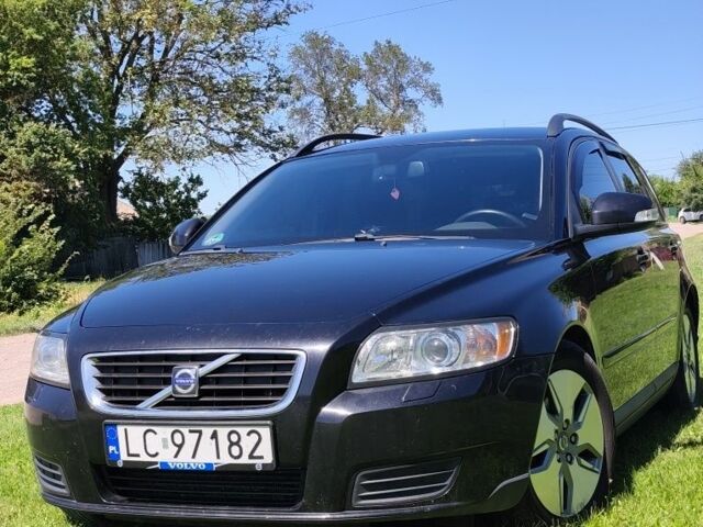 Чорний Вольво V50, об'ємом двигуна 0 л та пробігом 263 тис. км за 3600 $, фото 1 на Automoto.ua