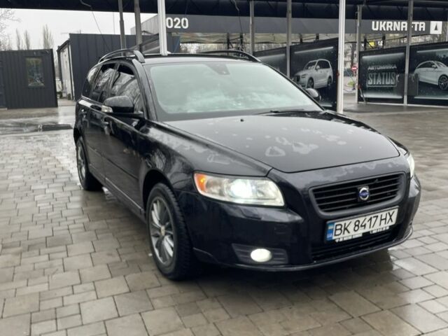 Чорний Вольво V50, об'ємом двигуна 1.6 л та пробігом 352 тис. км за 6300 $, фото 1 на Automoto.ua