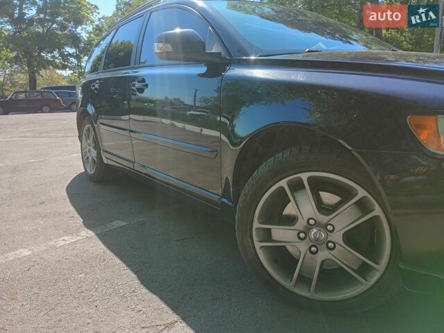 Чорний Вольво V50, об'ємом двигуна 2 л та пробігом 245 тис. км за 7550 $, фото 1 на Automoto.ua