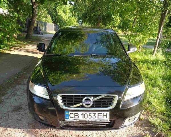 Черный Вольво В50, объемом двигателя 1.6 л и пробегом 350 тыс. км за 7000 $, фото 1 на Automoto.ua