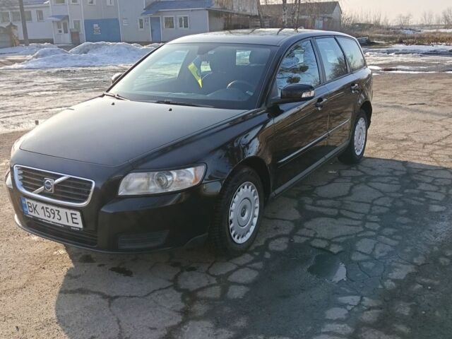 Чорний Вольво V50, об'ємом двигуна 1.6 л та пробігом 285 тис. км за 6000 $, фото 1 на Automoto.ua