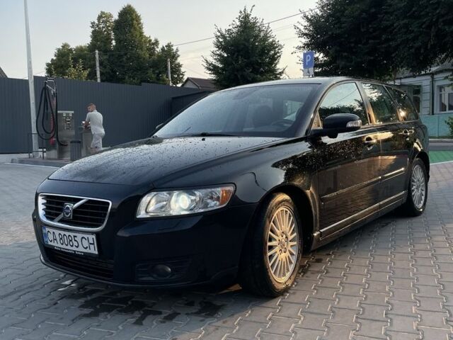Черный Вольво В50, объемом двигателя 2 л и пробегом 342 тыс. км за 7700 $, фото 1 на Automoto.ua