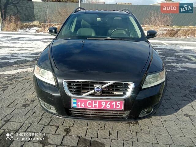 Черный Вольво В50, объемом двигателя 1.6 л и пробегом 262 тыс. км за 5900 $, фото 1 на Automoto.ua