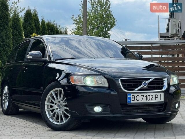 Черный Вольво В50, объемом двигателя 1.56 л и пробегом 290 тыс. км за 6700 $, фото 1 на Automoto.ua