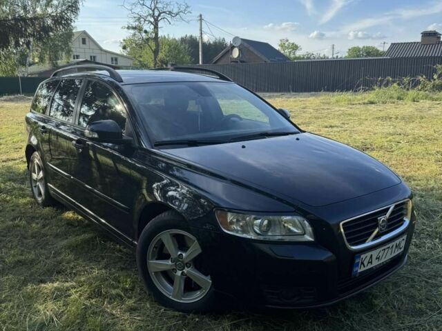 Чорний Вольво V50, об'ємом двигуна 2 л та пробігом 275 тис. км за 8200 $, фото 1 на Automoto.ua