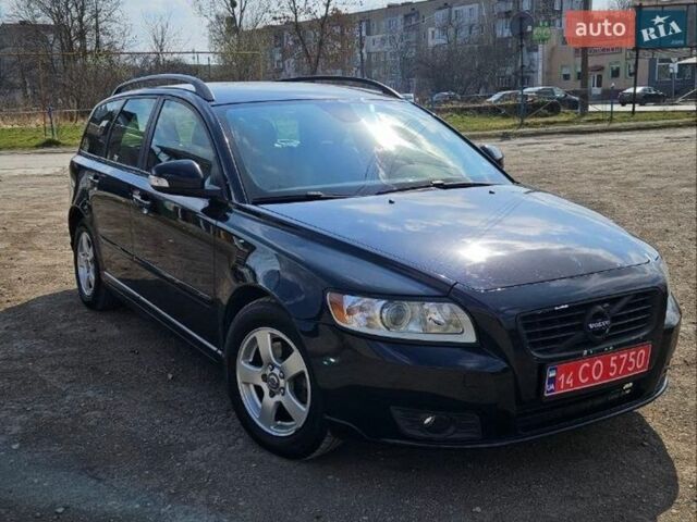 Черный Вольво В50, объемом двигателя 1.6 л и пробегом 251 тыс. км за 6100 $, фото 1 на Automoto.ua