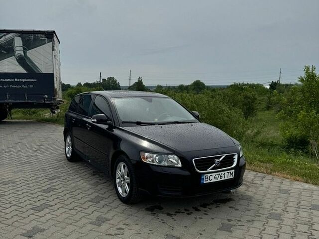 Чорний Вольво V50, об'ємом двигуна 2 л та пробігом 241 тис. км за 7500 $, фото 1 на Automoto.ua