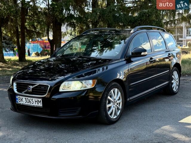 Черный Вольво В50, объемом двигателя 1.56 л и пробегом 270 тыс. км за 5900 $, фото 1 на Automoto.ua