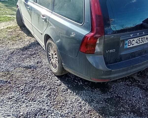 Черный Вольво В50, объемом двигателя 0 л и пробегом 330 тыс. км за 5200 $, фото 1 на Automoto.ua