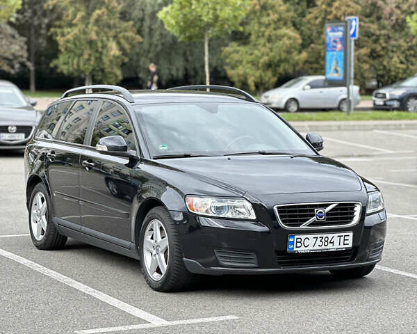 Черный Вольво В50, объемом двигателя 2 л и пробегом 279 тыс. км за 8100 $, фото 1 на Automoto.ua