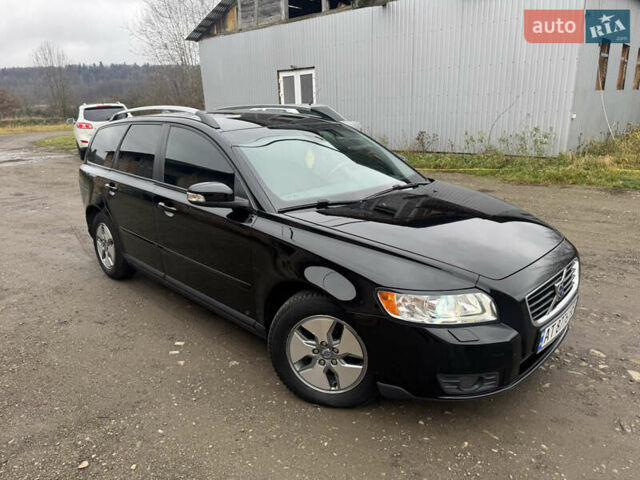 Черный Вольво В50, объемом двигателя 1.56 л и пробегом 213 тыс. км за 6599 $, фото 1 на Automoto.ua