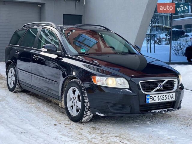 Черный Вольво В50, объемом двигателя 1.56 л и пробегом 236 тыс. км за 5850 $, фото 1 на Automoto.ua