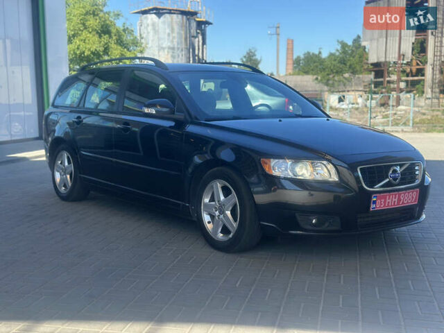 Черный Вольво В50, объемом двигателя 1.6 л и пробегом 258 тыс. км за 7800 $, фото 1 на Automoto.ua