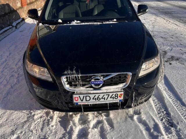 Черный Вольво В50, объемом двигателя 0 л и пробегом 210 тыс. км за 4599 $, фото 1 на Automoto.ua