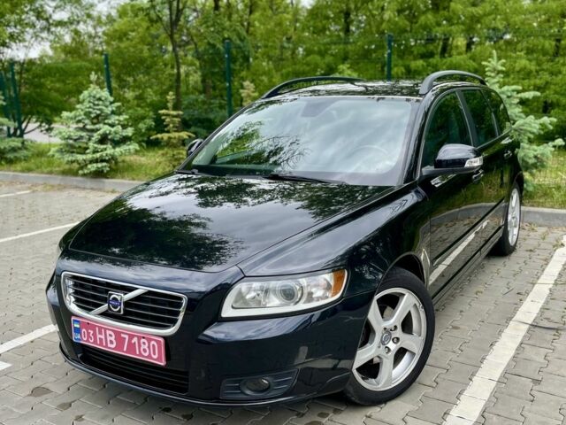 Черный Вольво В50, объемом двигателя 1.6 л и пробегом 201 тыс. км за 7300 $, фото 1 на Automoto.ua