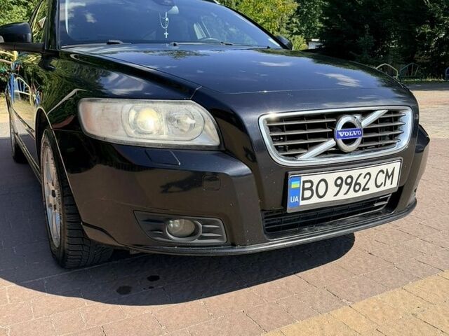 Чорний Вольво V50, об'ємом двигуна 1.6 л та пробігом 274 тис. км за 7200 $, фото 1 на Automoto.ua