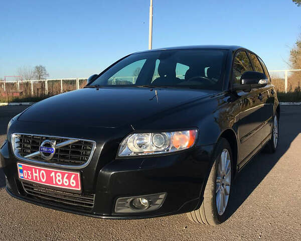 Черный Вольво В50, объемом двигателя 2 л и пробегом 269 тыс. км за 10350 $, фото 1 на Automoto.ua