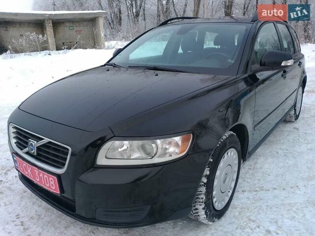 Черный Вольво В50, объемом двигателя 1.6 л и пробегом 227 тыс. км за 7400 $, фото 1 на Automoto.ua
