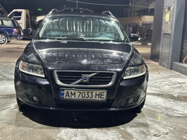 Чорний Вольво V50, об'ємом двигуна 1.6 л та пробігом 262 тис. км за 4800 $, фото 1 на Automoto.ua