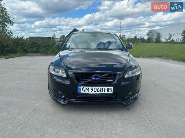 Черный Вольво В50, объемом двигателя 1.98 л и пробегом 266 тыс. км за 7700 $, фото 1 на Automoto.ua