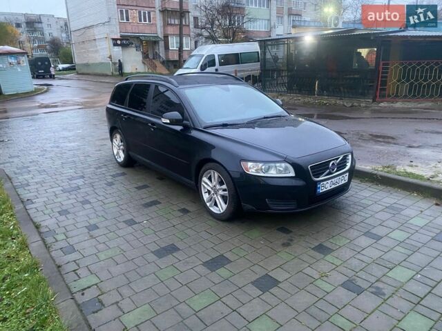 Черный Вольво В50, объемом двигателя 1.56 л и пробегом 240 тыс. км за 6100 $, фото 1 на Automoto.ua