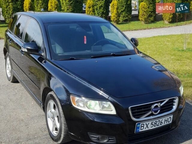 Черный Вольво В50, объемом двигателя 1.6 л и пробегом 268 тыс. км за 6800 $, фото 1 на Automoto.ua