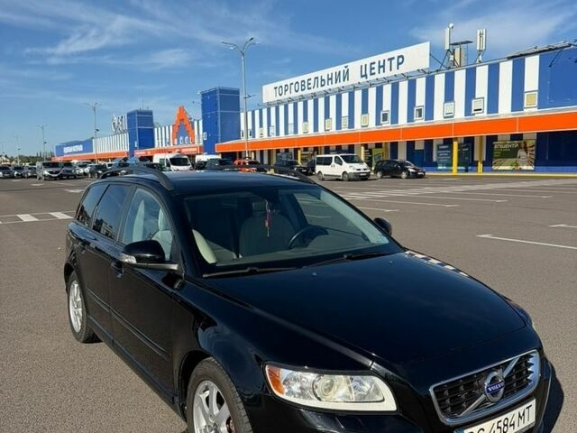 Черный Вольво В50, объемом двигателя 1.56 л и пробегом 213 тыс. км за 7299 $, фото 1 на Automoto.ua