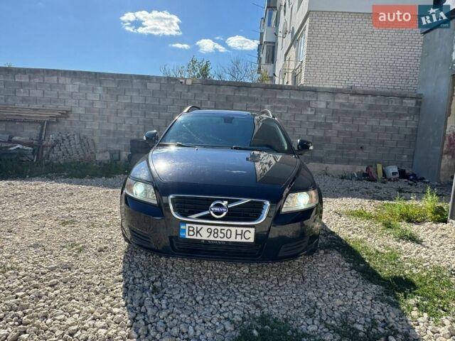 Чорний Вольво V50, об'ємом двигуна 1.56 л та пробігом 270 тис. км за 6500 $, фото 1 на Automoto.ua