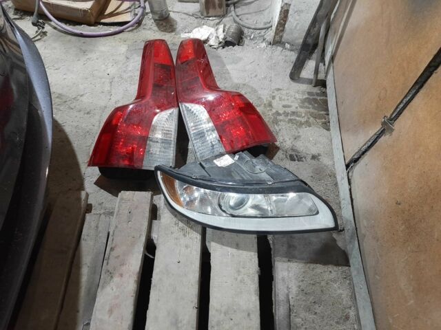 Чорний Вольво V50, об'ємом двигуна 1.6 л та пробігом 230 тис. км за 2000 $, фото 1 на Automoto.ua