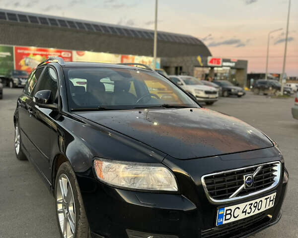 Черный Вольво В50, объемом двигателя 1.56 л и пробегом 146 тыс. км за 7800 $, фото 1 на Automoto.ua