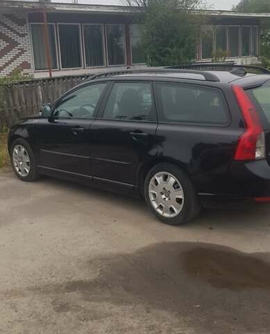 Чорний Вольво V50, об'ємом двигуна 1.6 л та пробігом 254 тис. км за 6900 $, фото 1 на Automoto.ua