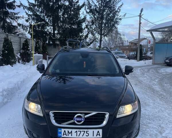 Чорний Вольво V50, об'ємом двигуна 1.98 л та пробігом 356 тис. км за 8600 $, фото 1 на Automoto.ua