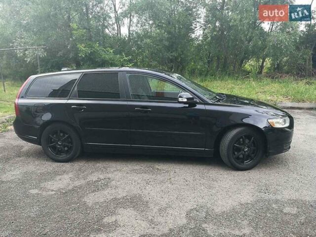 Чорний Вольво V50, об'ємом двигуна 1.6 л та пробігом 215 тис. км за 8000 $, фото 1 на Automoto.ua