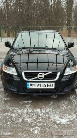 Черный Вольво В50, объемом двигателя 1.56 л и пробегом 270 тыс. км за 6800 $, фото 1 на Automoto.ua