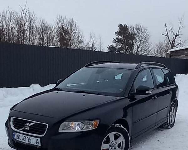 Чорний Вольво V50, об'ємом двигуна 1.6 л та пробігом 258 тис. км за 6250 $, фото 1 на Automoto.ua